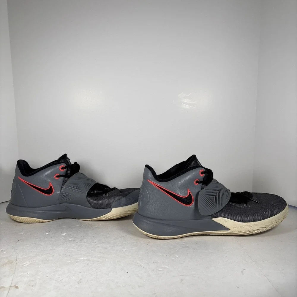 Size 11 Nike‎ Kyrie Flytrap III Cool Grey Sneakers BQ3060-010